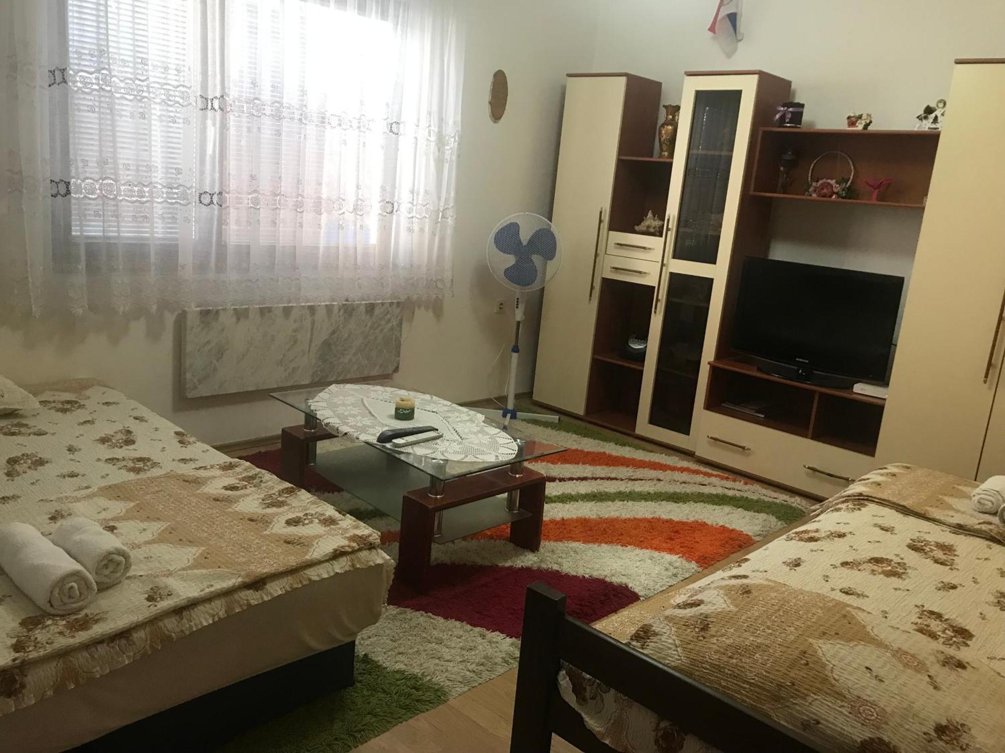 Nis Apartman Luaran gambar