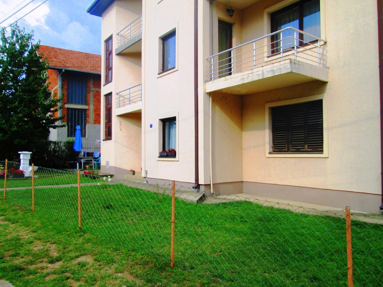Nis Apartman Luaran gambar