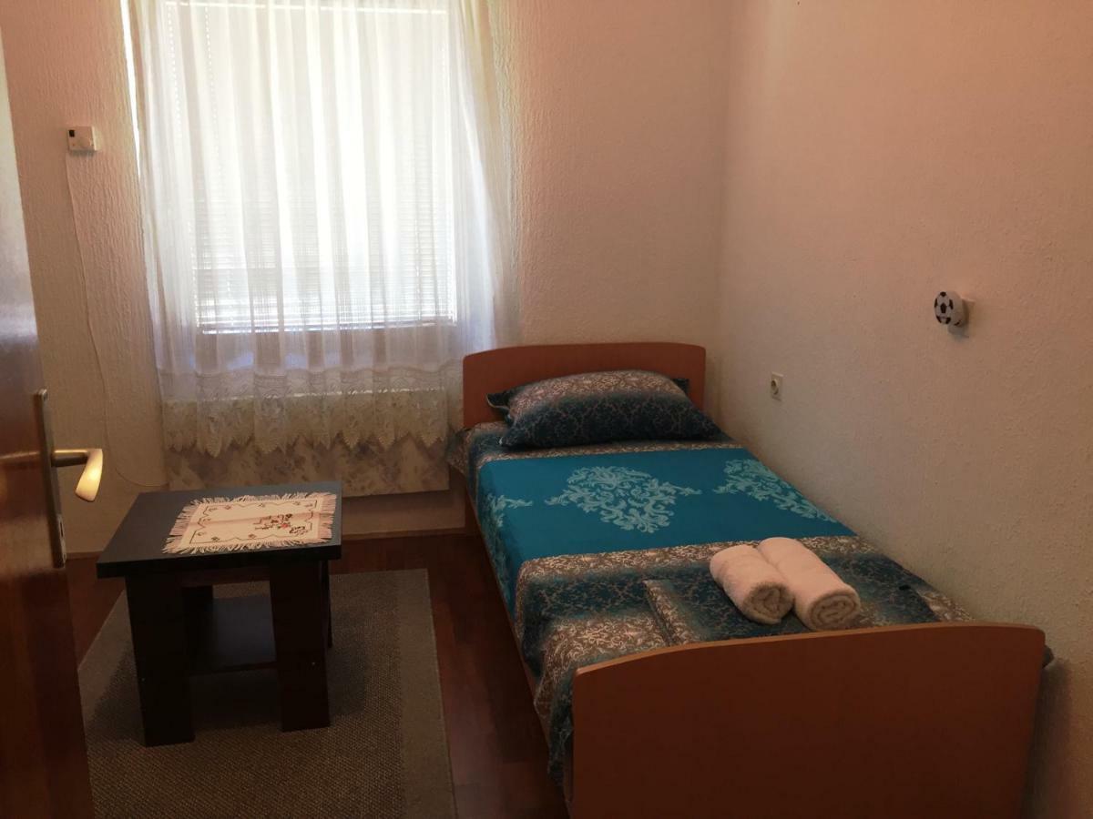 Nis Apartman Luaran gambar